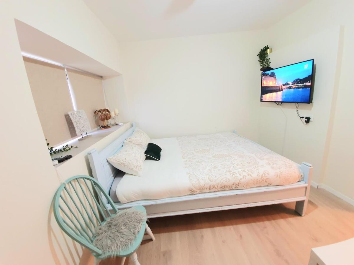 Sunshine Suite Boutique Only 5 Min Walk To The Beach - By Seaelo Эйлат Экстерьер фото